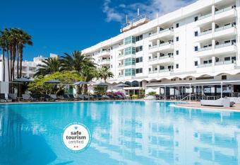 AxelBeach Maspalomas - Apartments and Lounge Club - Adults Only allows 18 year olds to book a room