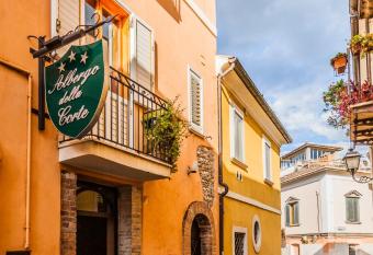 Albergo Della Corte has Balcony rooms