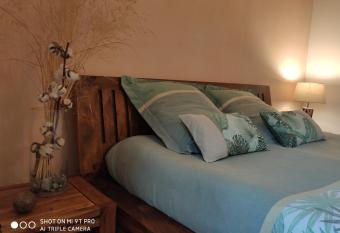 Les Prunelliers allows 18 year olds to book a room