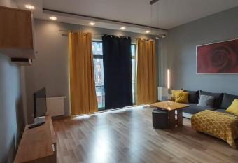 Loft Apart Tymienieckiego I allows 18 year olds to book a room