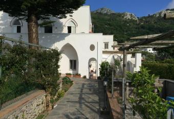 Casa Adriana has Balcony rooms