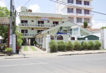 Ocean View tourist guest house at Negombo beach area with pool garden allows 18 year olds to book a room