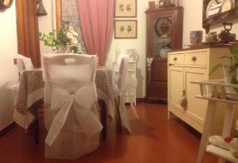 Cisanello House has Balcony rooms