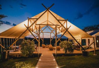 Glamping Entre Rios allows 18 year olds to book a room