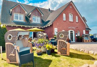 Haus Stern - Appartements, Studios & Doppelzimmer has Balcony rooms