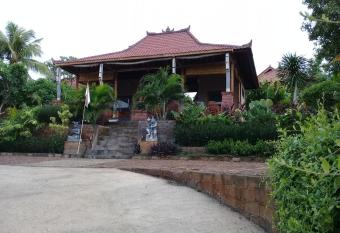 Villa Eliska Sari Sumberkima has Balcony rooms