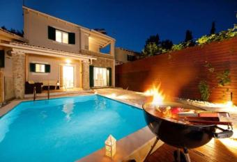 Ninos Corfu villas(villa George) allows 18 year olds to book a room