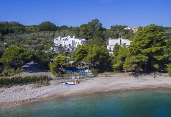 Villa Vignola Hotel allows 18 year olds to book a room