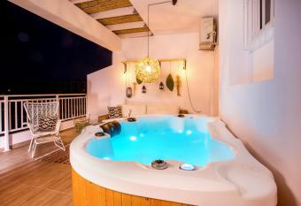 Euphoria Luxury apartment allows 18 year olds to book a room