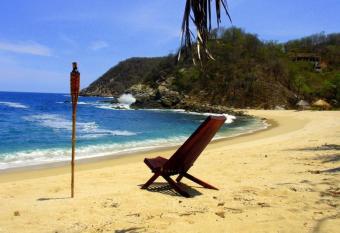 Hotel Bah  a de la Luna has Balcony rooms