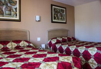 Budget Inn of Daytona Beach has Smoking rooms