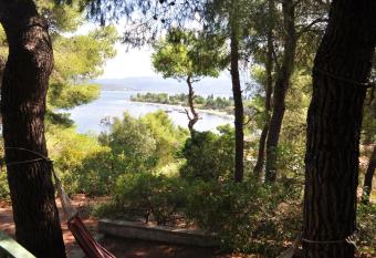 139 steps from the sea has Balcony rooms