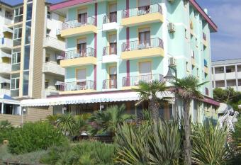 Hotel Royal Garn   has Balcony rooms