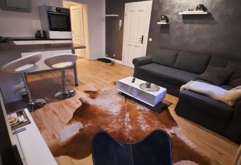 business-lodging Apartmenthaus allows 18 year olds to book a room