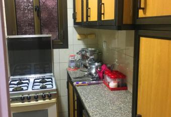 Maamoura Beach apartment (El Zahraa 2) has rooms with a private hot tub