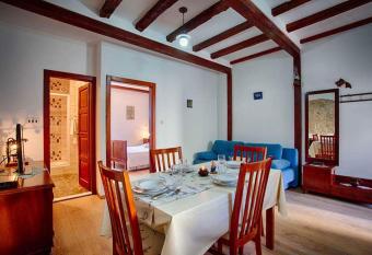 Ul. Ivana Farolfija 12 Apartman Domina has Balcony rooms