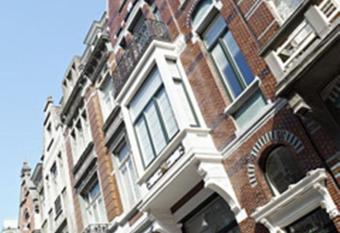 B&B Huyze Elimonica allows 18 year olds to book a room