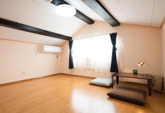                                                   has rooms with a private hot tub