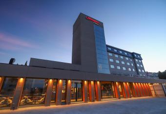 Hampton By Hilton Bariloche allows 18 year olds to book a room