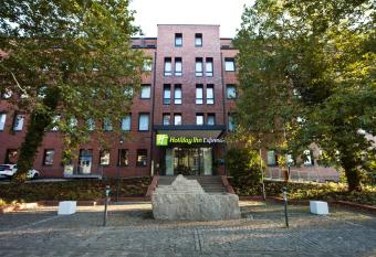 Holiday Inn Express - Saarbr  cken, an IHG Hotel allows 18 year olds to book a room