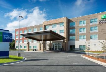 Holiday Inn Express - Lake Park, an IHG Hotel allows 18 year olds to book a room