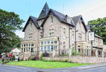 The Wheatley Arms has Balcony rooms