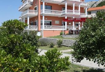 Pension Antonia has Balcony rooms