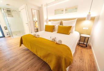 Hotel The Place - Adults Only allows 18 year olds to book a room