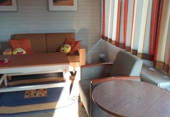 Ferienhaus 55 im Seepark Kirchheim allows 18 year olds to book a room