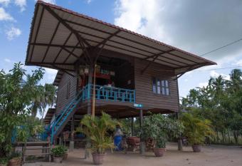 Chansor Community Homestay 14 allows 18 year olds to book a room