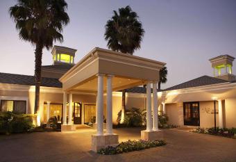 Southern Sun Katherine Street has Smoking rooms