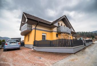 Apartment   elimlje has Balcony rooms