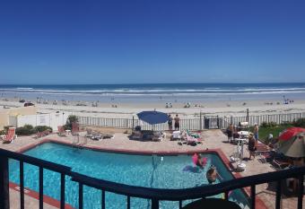 Beachside Motel has Balcony rooms