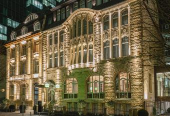 LUME Boutique Hotel, Autograph Collection allows 18 year olds to book a room