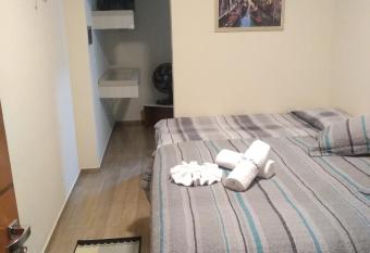 Meu cantinho allows 18 year olds to book a room