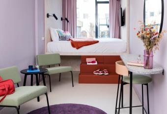 Hotel Unplugged allows 18 year olds to book a room