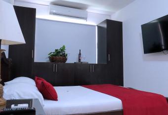 Arco Apartasuites allows 18 year olds to book a room