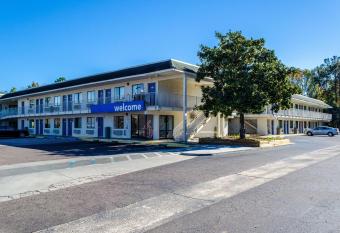 North Charleston Lodge allows 18 year olds to book a room