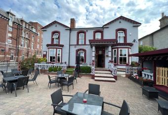 Southport Metro Hotel allows 18 year olds to book a room