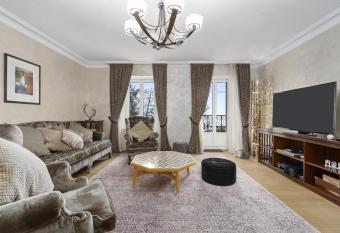 Montreux Grand Rue - Swiss Hotel Apartments allows 18 year olds to book a room