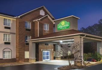 La Quinta Inn & Suites by Wyndham Rome allows 18 year olds to book a room