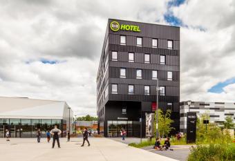 B&B HOTEL Cergy Saint Christophe allows 18 year olds to book a room