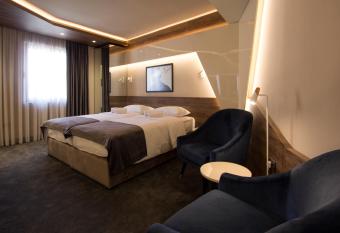 Garni Hotel Boutique 25h has Balcony rooms