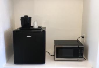 Wachapreague Inn - Motel Rooms has Balcony rooms