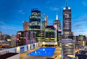 Hotel Grand Chancellor Melbourne allows 18 year olds to book a room