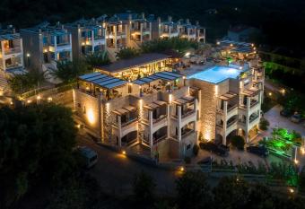 Vathi Hotel allows 18 year olds to book a room