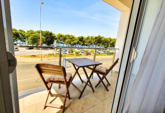 Olav Holiday Apartments Bar has Balcony rooms