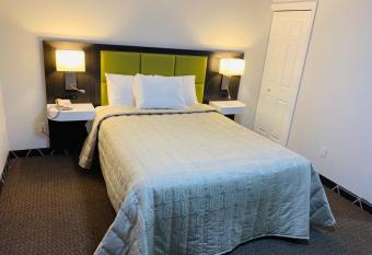 King Hotel allows 18 year olds to book a room