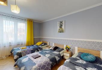 Pokoje Hotelowe  allows 18 year olds to book a room