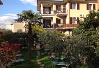 Hotel Erika allows 18 year olds to book a room